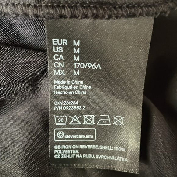 The Vampire’s Wife X H&M Elegant Black Velvet Long Sleeve Dress Size Medium - Picture 11 of 12